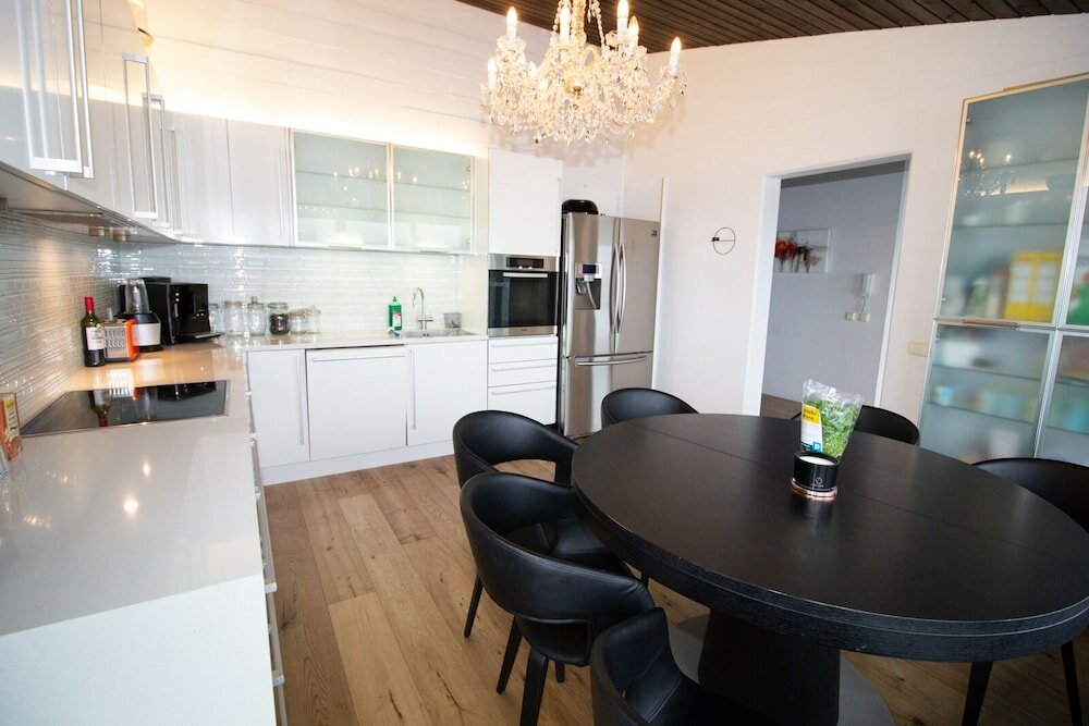 Фото Seaside Villa - 6 bedrooms