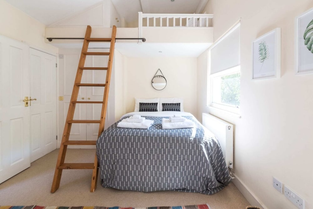 Фото Elegant 3 Bedroom Home Located in South Kensington