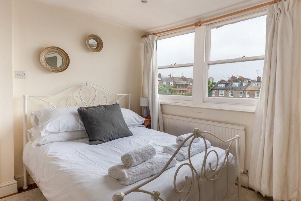 Фото Panoramic Family Home in Maida Vale