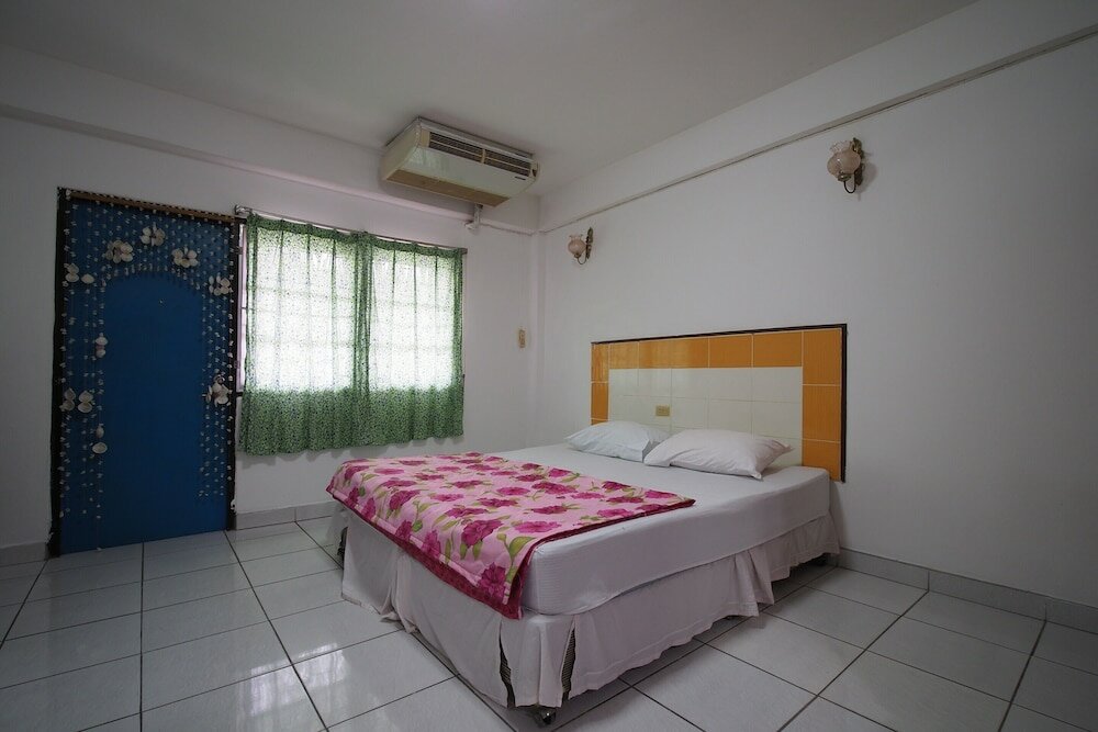 Фото Oyo 1004 Naklua Mansion