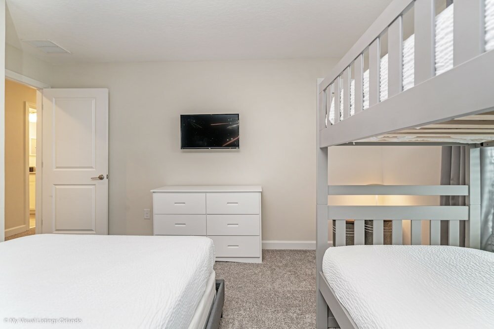 Фото Modern Townhome W/private Pool & Free Water Park!