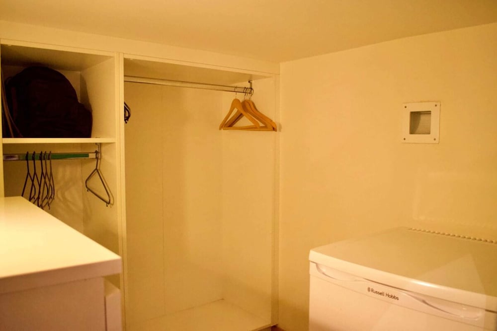 Фото Minimal Studio With Views Over Battersea Park