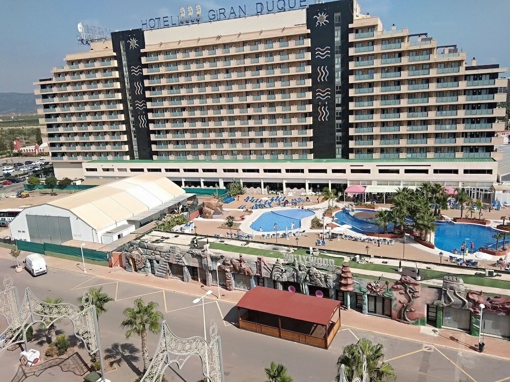 Фото отеля 1