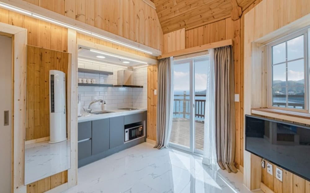 Фото Yeosu Morning of Finland Resort Pension