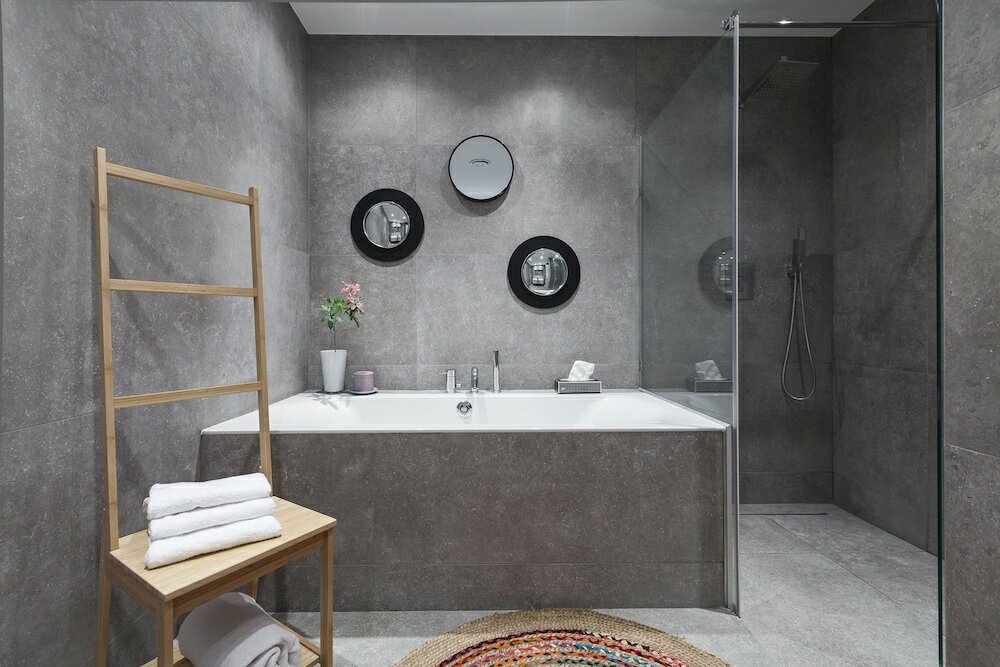 Фото Unit 5 - Trendy Smart Home Triplex Private Garden & Parking