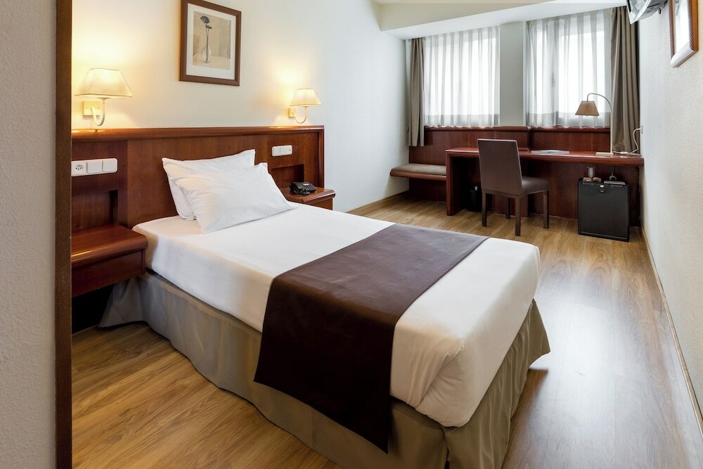 Фото 1881 Madrid Ventas Hotel