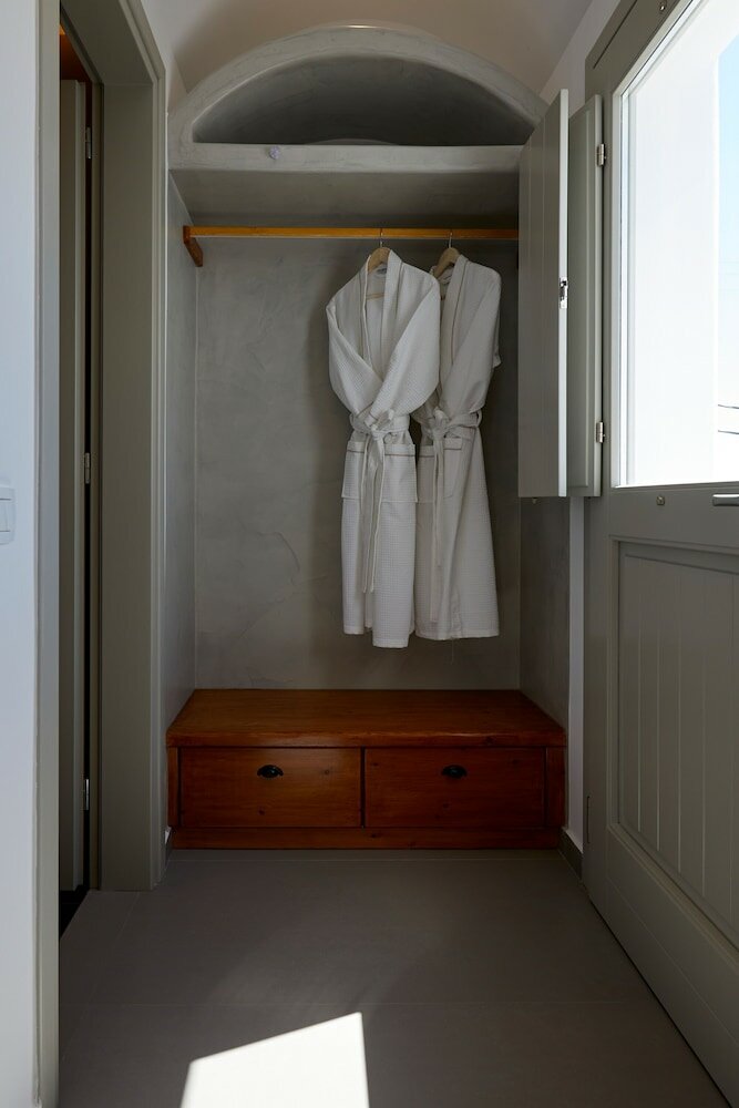 Фото Mountain and Sea Suites