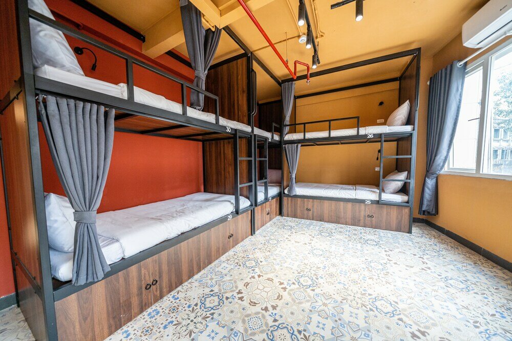 Фото Mad Monkey Hanoi - Hostel