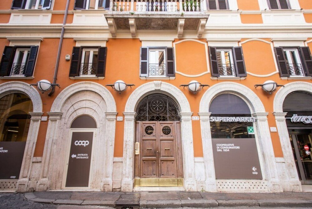 Фото Trevi Fountain Superior 3 bdr apartment