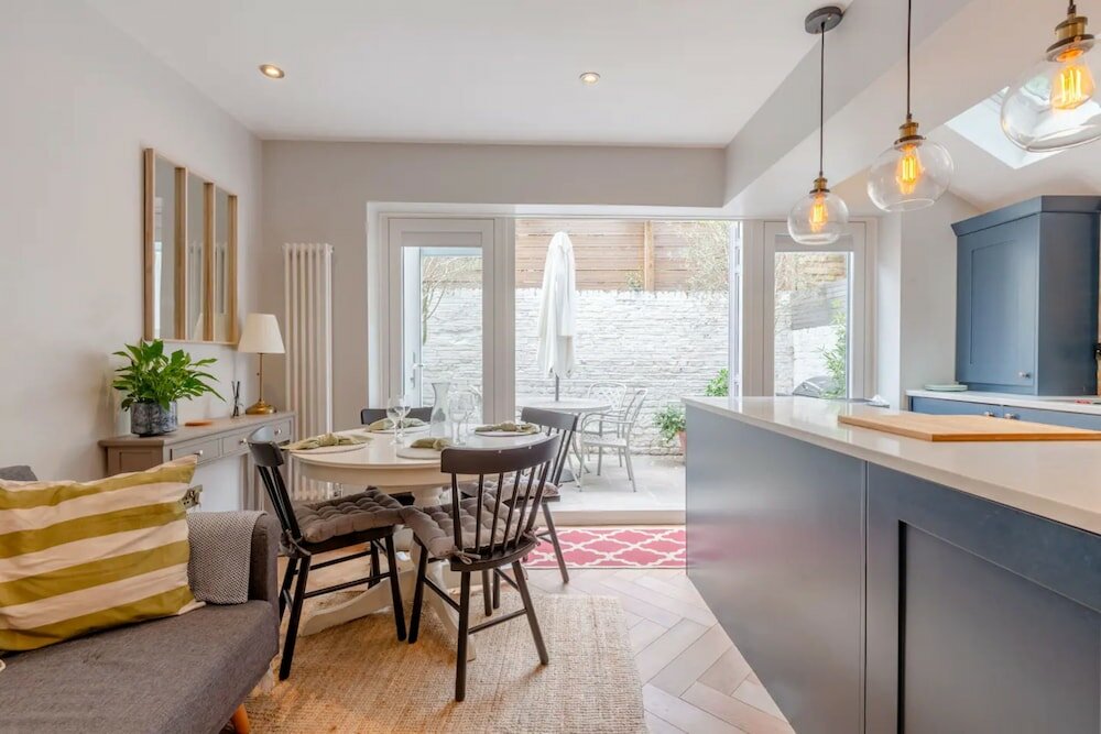 Фото Stylish 1 Bedroom Flat in Fulham With Patio