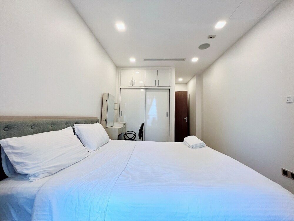 Фото Luxury Landmark - Linh's Apartment
