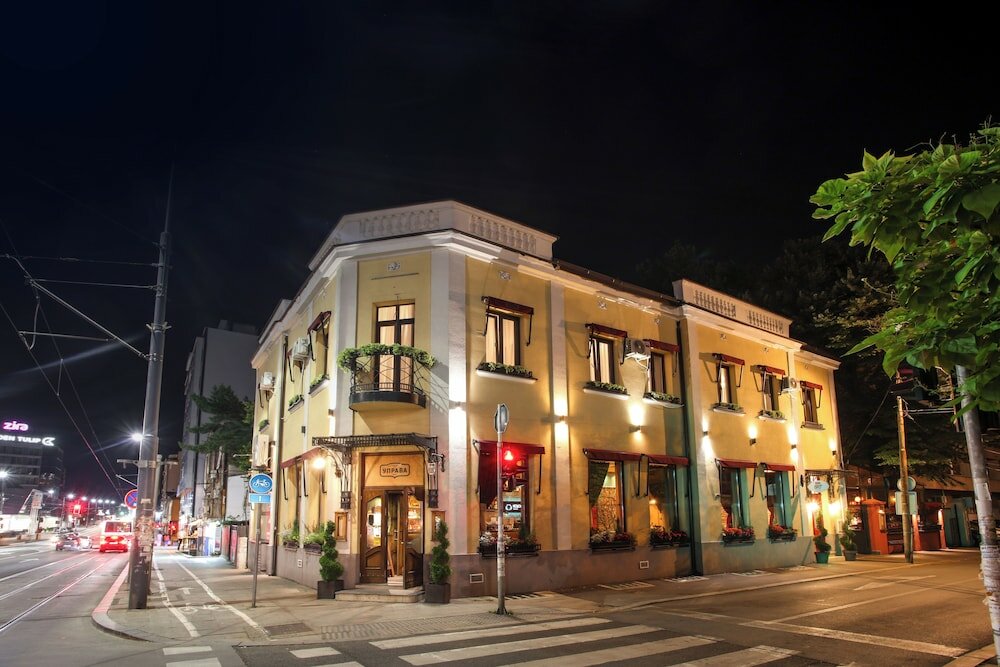 Фото отеля 1