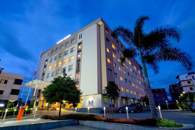 Гостиница Classic Grande Imphal - A Member of Radisson Individuals в Импхале