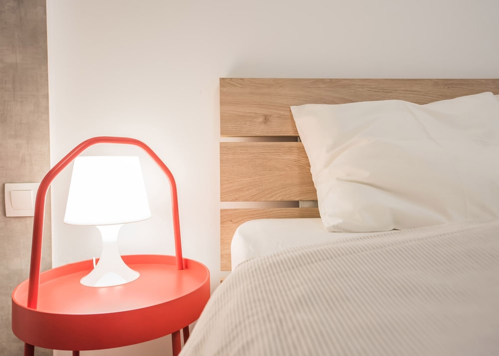 Фото Halu! Modern Centre Apartment