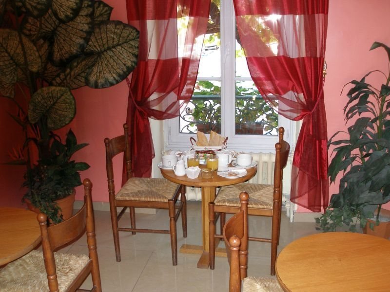 Фото Hotel Parisien