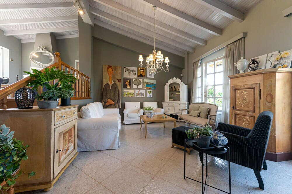 Фото Serene Seaside Bliss - Lush & Secluded Garden Oasis