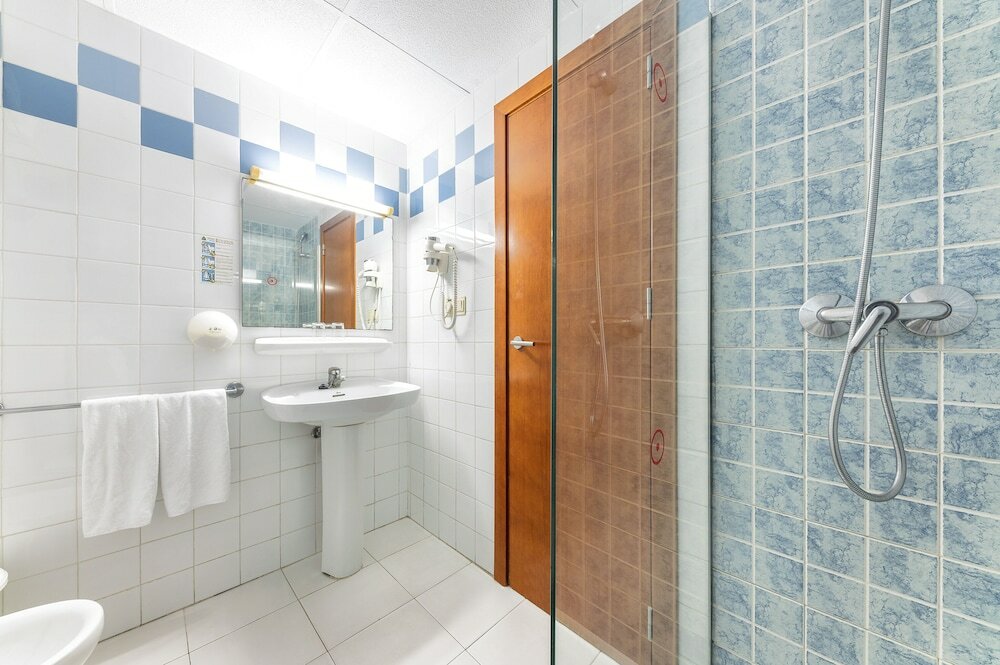 Фото Port Fiesta Park Hotel