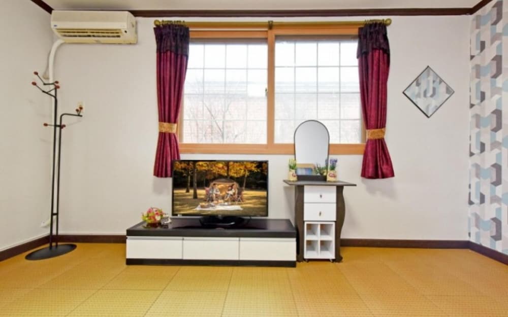 Фото Yesan Jeongdaun Pension