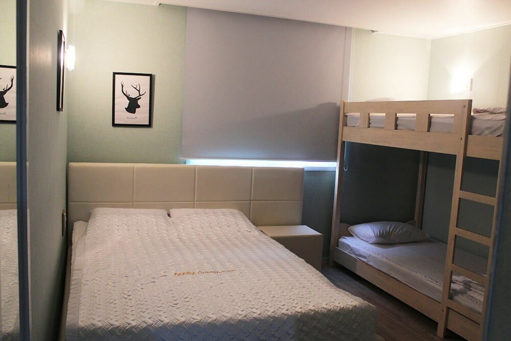 Фото Yeosu Hi and J Guest House