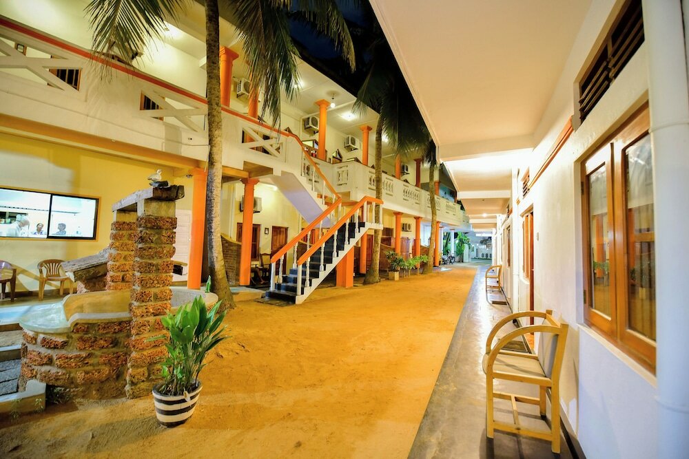 Фото International Beach Hotel and Restaurant