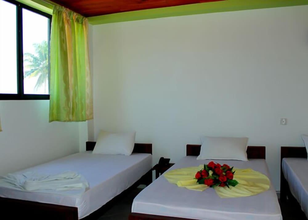 Фото Sunbeam Beach Resort