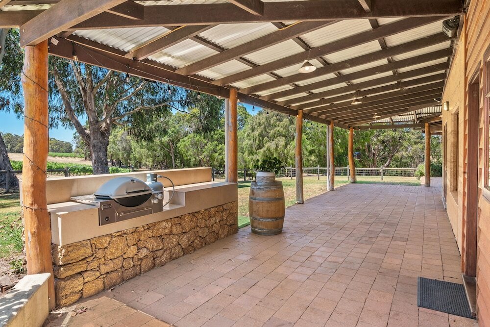 Фото Island Brook Estate Vineyard and Chalets