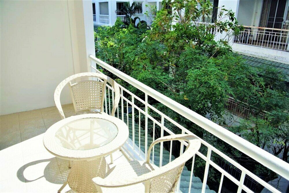 Hotel Large Studio Baan Suan Lalana, Pattaya, photo