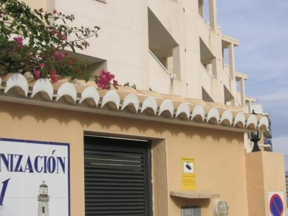 Фото Apartamentos El-Faro-45