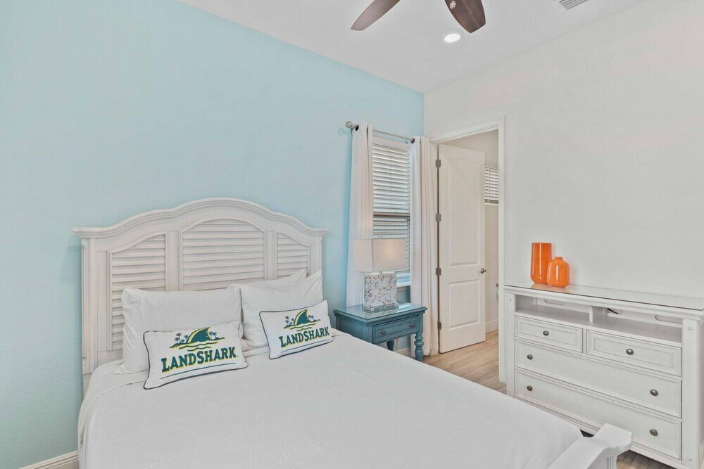 Фото 8000 Lost Shaker Lane