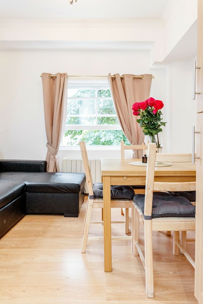 Фото Kings Road Apartments