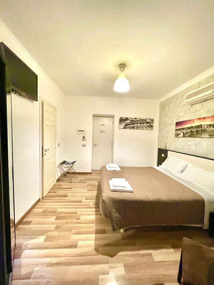 Фото A Home in Rome