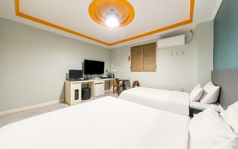 Фото Yeosu Hotel Sixty