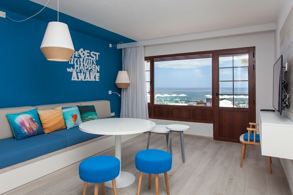 Фото R2 Bahía Kontiki Beach Apartments