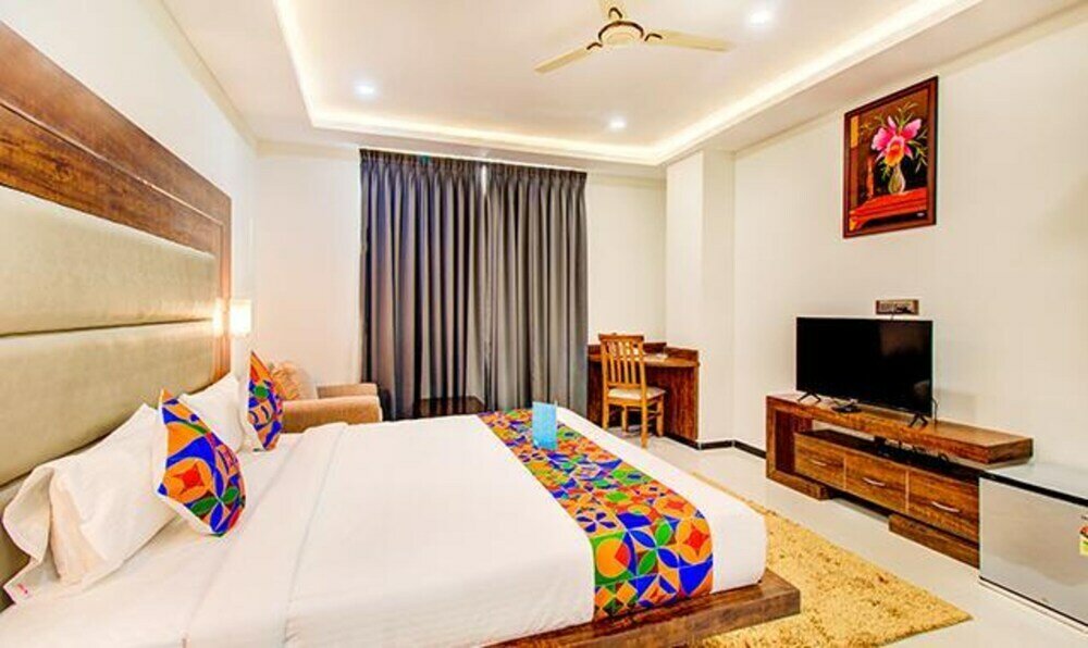 Фото Fabhotel The Rs Suites