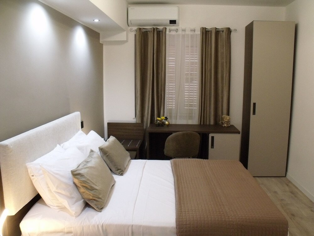 Фото Hotel Plaza Ungheria