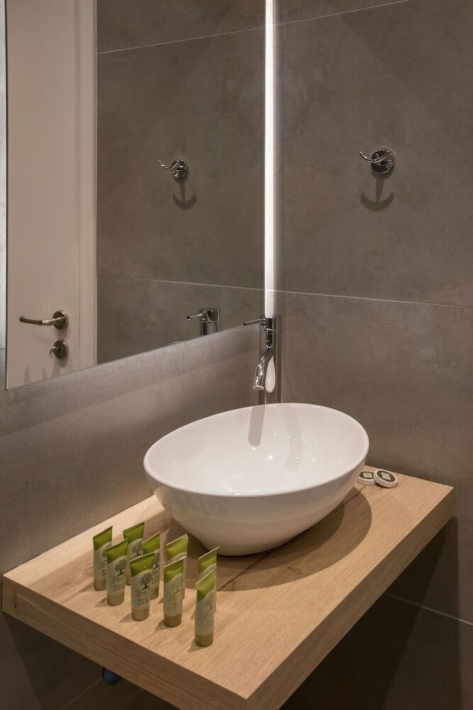 Фото Roomy & Comfortable Apt Near Acropolis by Ghh