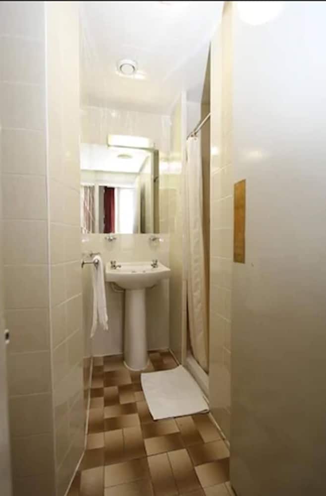 Фото The Ridgemount Hotel