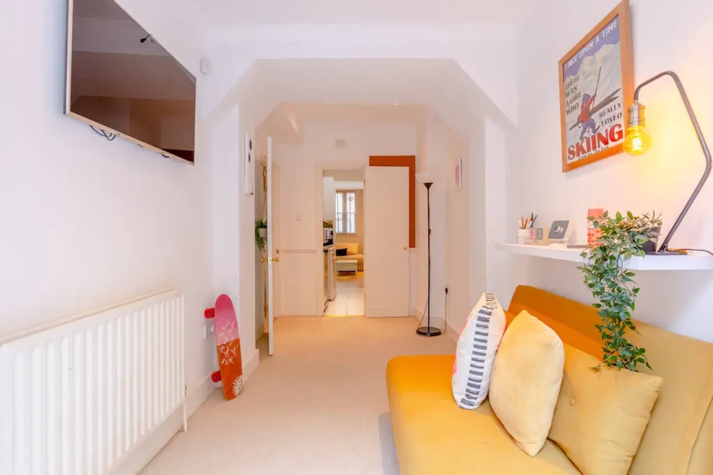 Фото Stylish 1 Bedroom Apartment in Pimlico With Lovely Garden