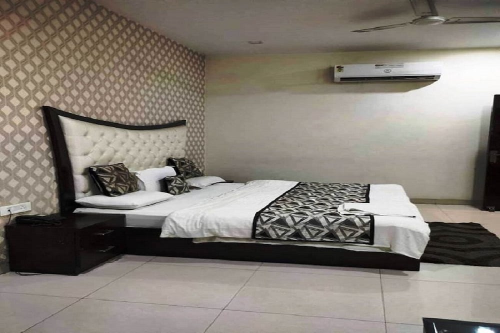 Фото Hotel Mandakini Lush