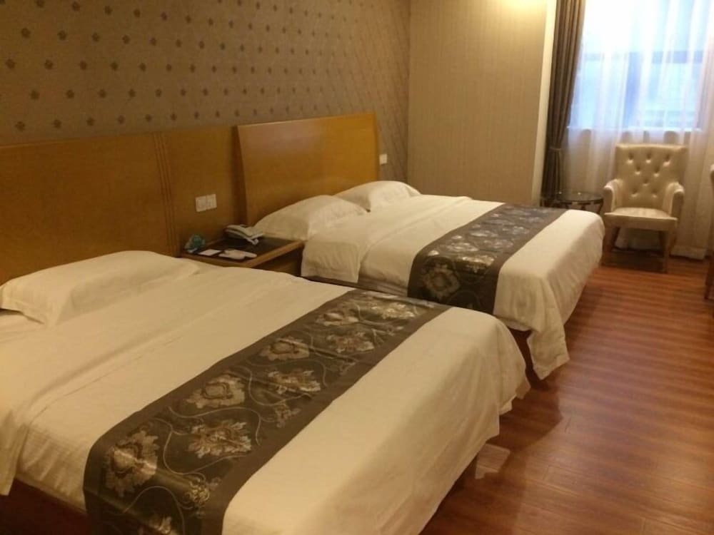 Фото GreenTree Inn Zhuhai Light Rail Pearl Station Express Hotel