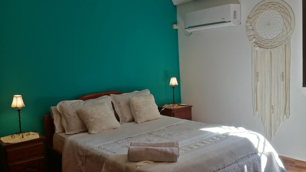 Фото Casa Folks Bed and Breakfast