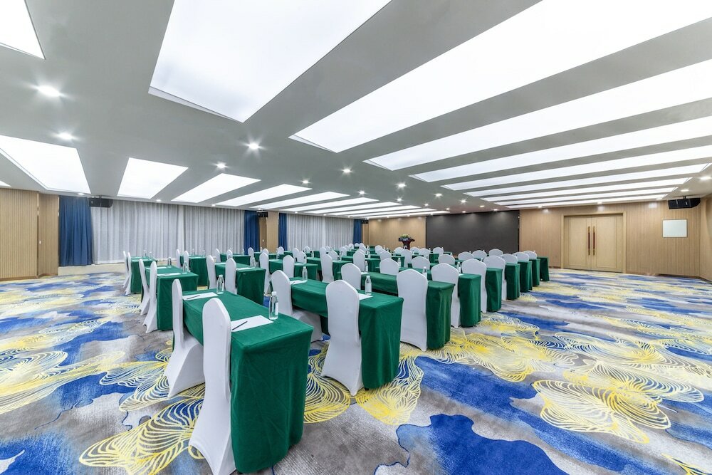 Фото Golden Tulip Wuhan Wangjiawan