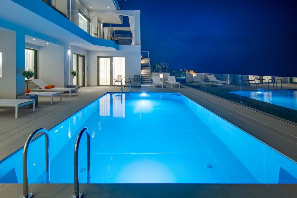 Фото Livinghome Suites