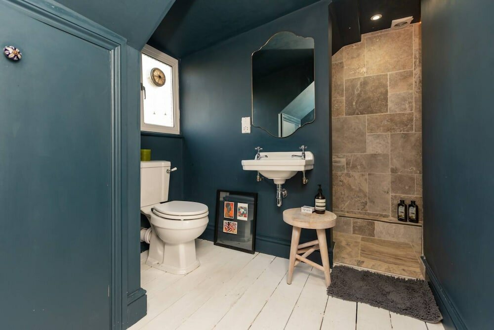 Фото Light and Spacious 1 Bedroom Maisonette - Brockley