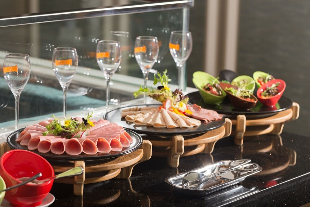 Фото Foshan Virtuous World Hotel