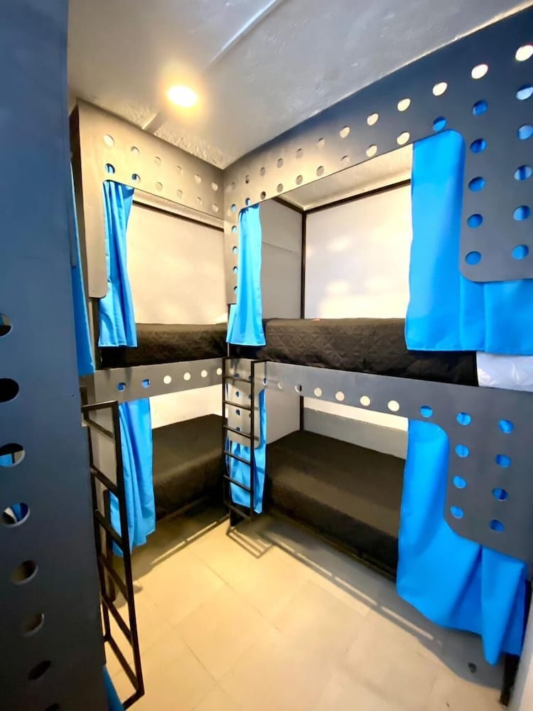 Фото Roomies Hostel Centro Medico