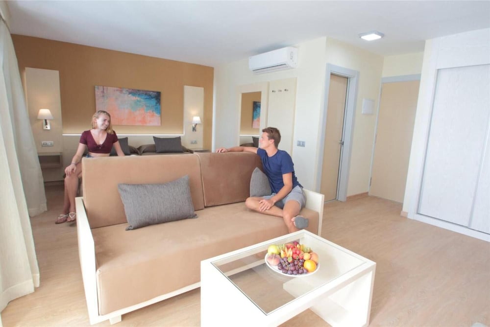 Фото Hl Suites Nardos - Only Adults