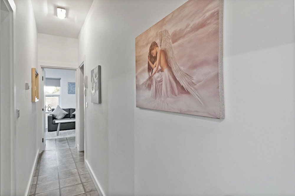 Фото West Ealing Svd Apt. - 2 Bedroom 2 Bath