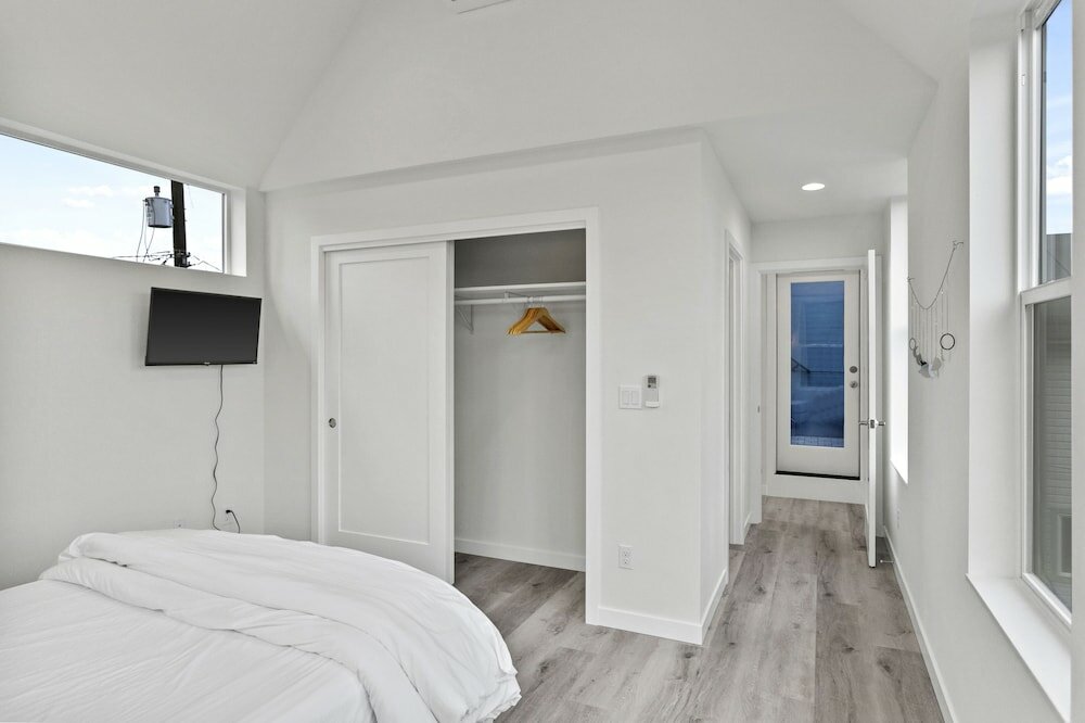 Фото Eco built Crown Hill Townhouse