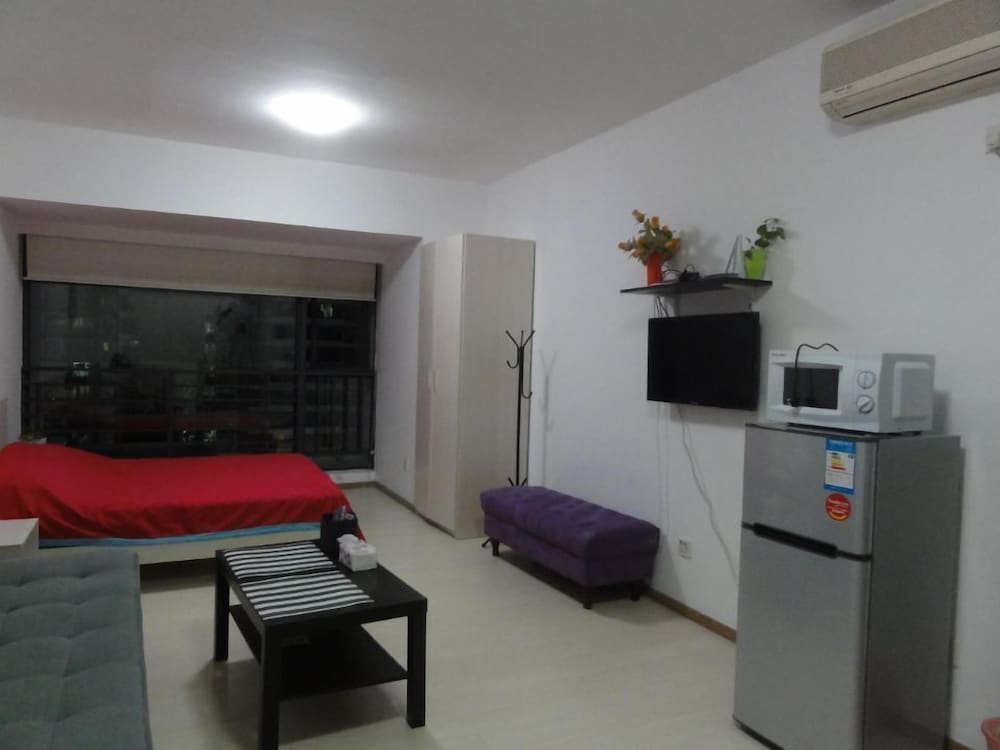 Фото Homehunter Short Term Apartment